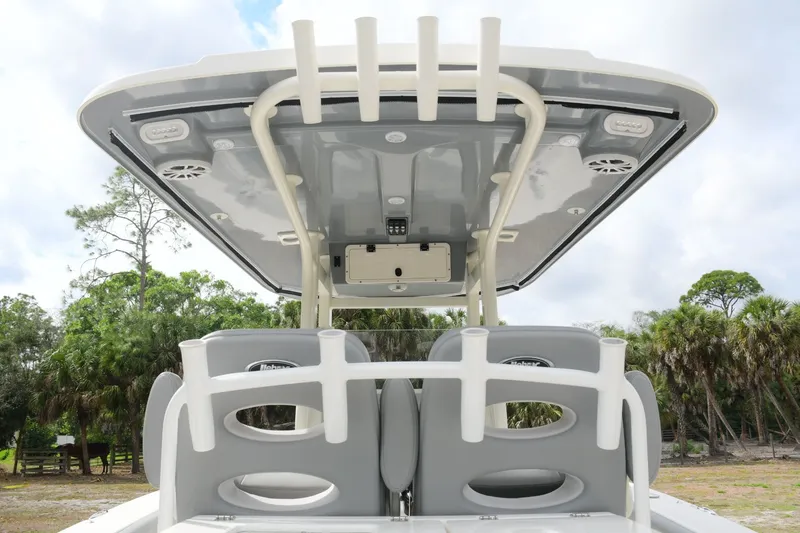 Slide: The Image of NauticStar 28 XS 2021 - 13