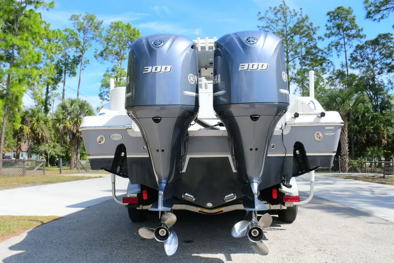 Slide: The Image of NauticStar 28 XS 2021 - 2