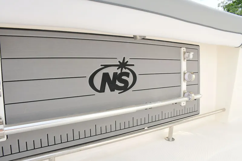 Slide: The Image of NauticStar 28 XS 2021 - 21