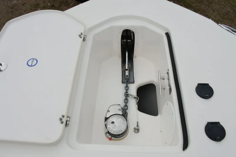 Slide: The Image of NauticStar 28 XS 2021 - 22