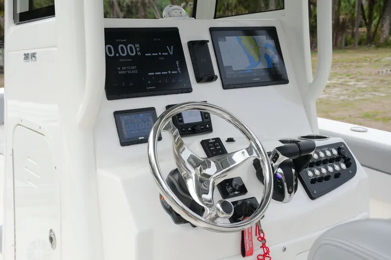 Slide: The Image of NauticStar 28 XS 2021 - 5