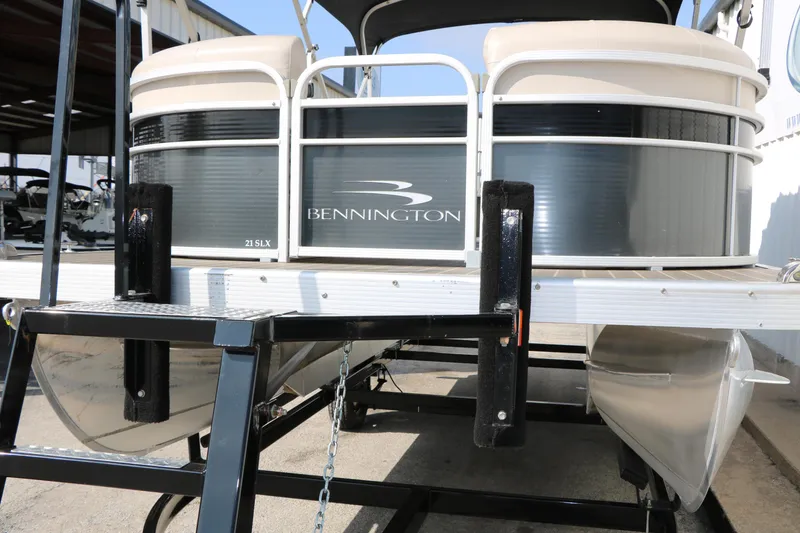 Slide: The Image of 2015 Bennington 21 SLX pontoon boat on trailer, front view. - 6