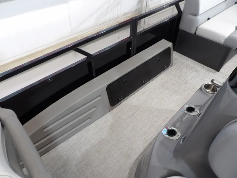 Slide: The Image of Interior of Avalon VNT85 CC 23T boat, model year 2025. - 16