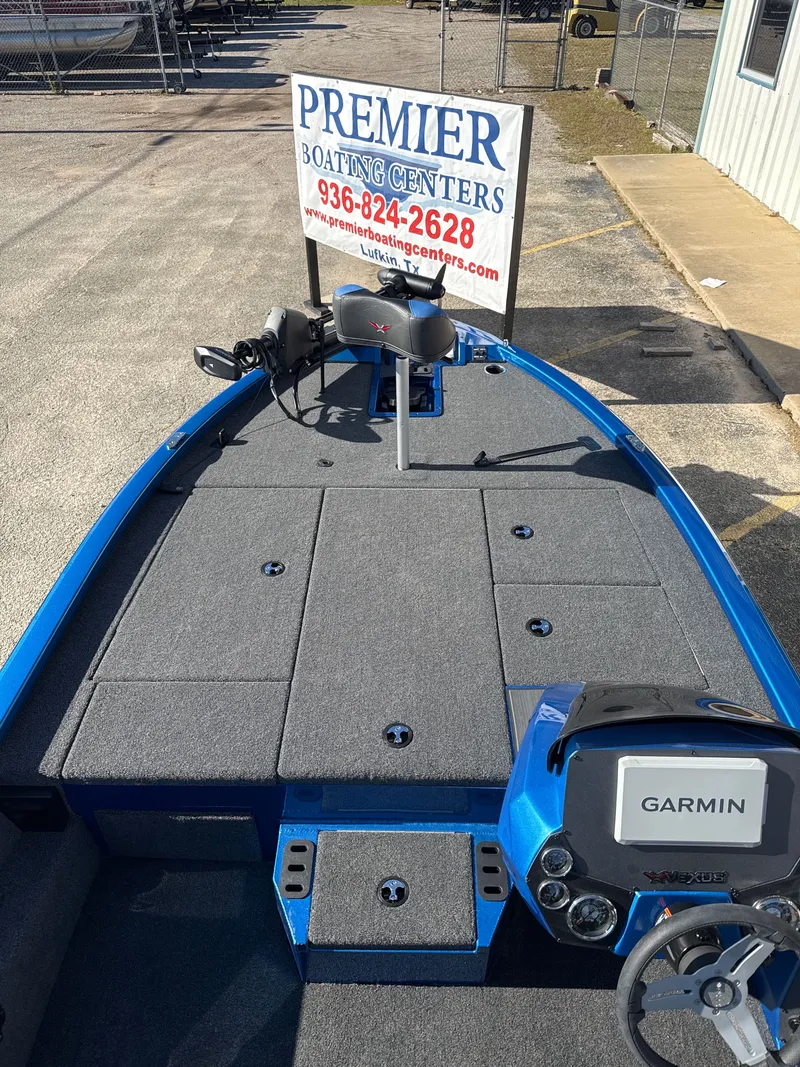Slide: The Image of 2025 Vexus AVX1880 boat with Garmin system at Premier Boating Centers. - 21