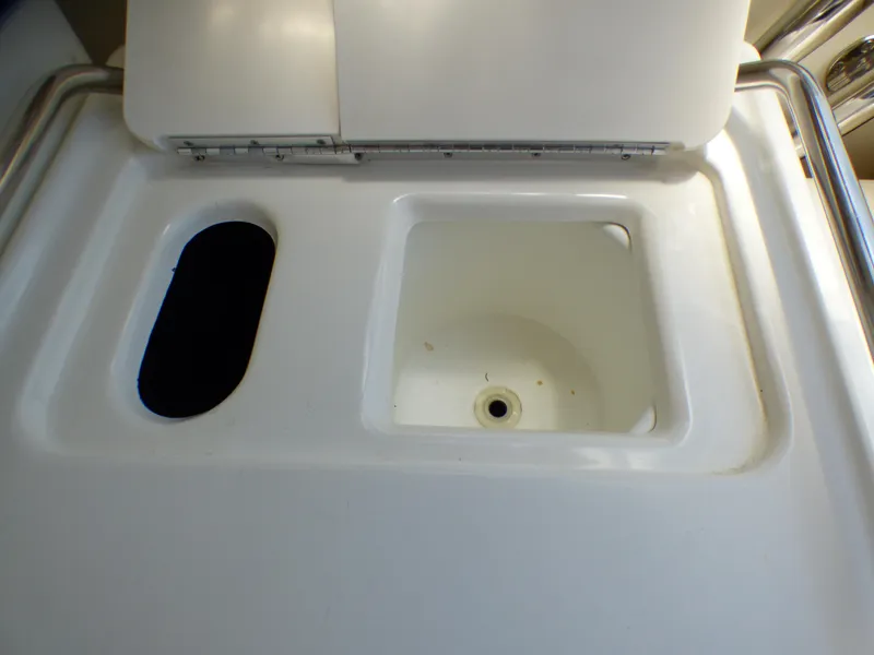 Slide: The Image of Galley area of the 2002 Sea Ray 340 Amberjack. - 35