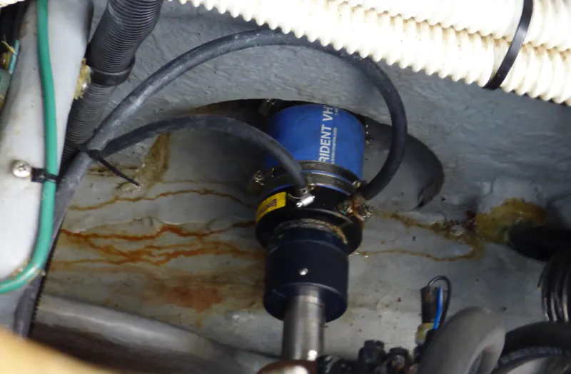 Slide: The Image of Engine compartment of 2002 Sea Ray 340 Amberjack with hoses and cables. - 39