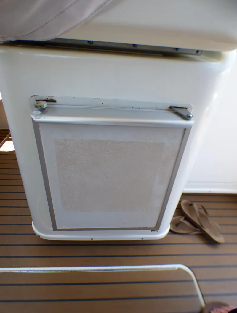 Slide: The Image of Refrigerator on Sea Ray 340 Amberjack, year 2002. - 41