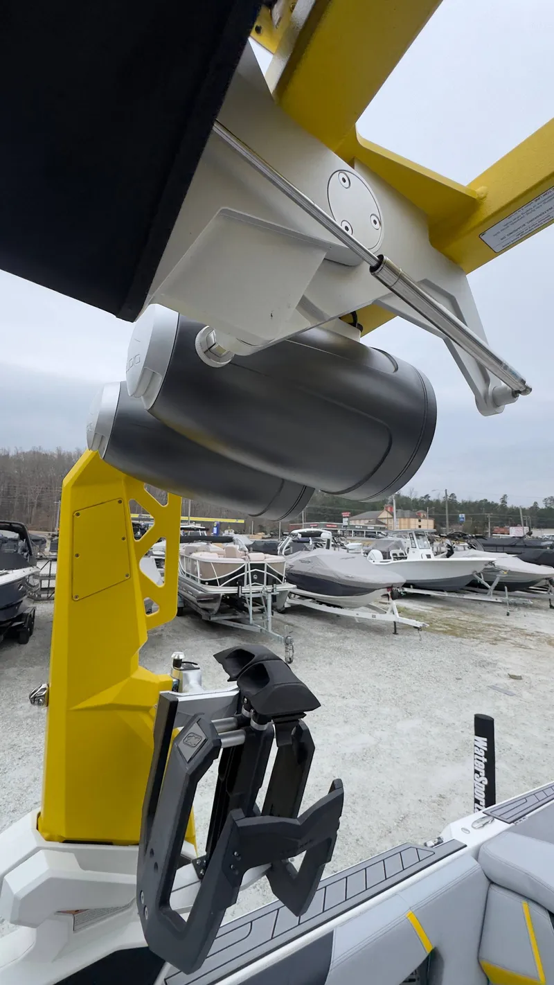 Slide: The Image of Nautique Super Air Nautique S25 2023 - 10