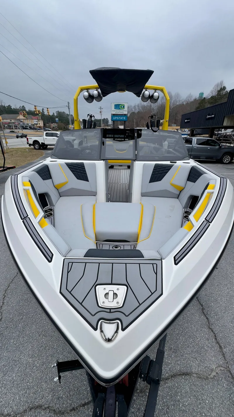 Slide: The Image of Nautique Super Air Nautique S25 2023 - 12
