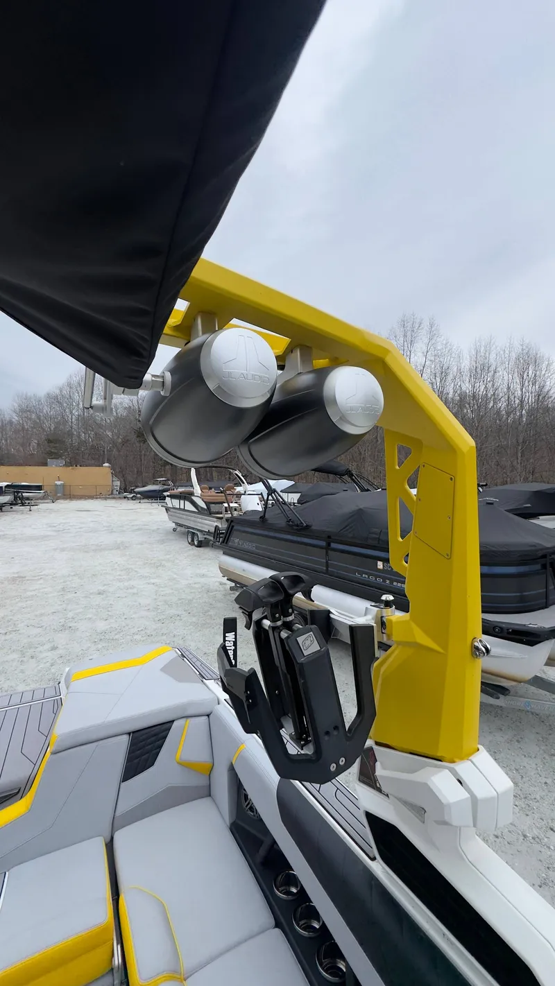 Slide: The Image of Nautique Super Air Nautique S25 2023 - 8