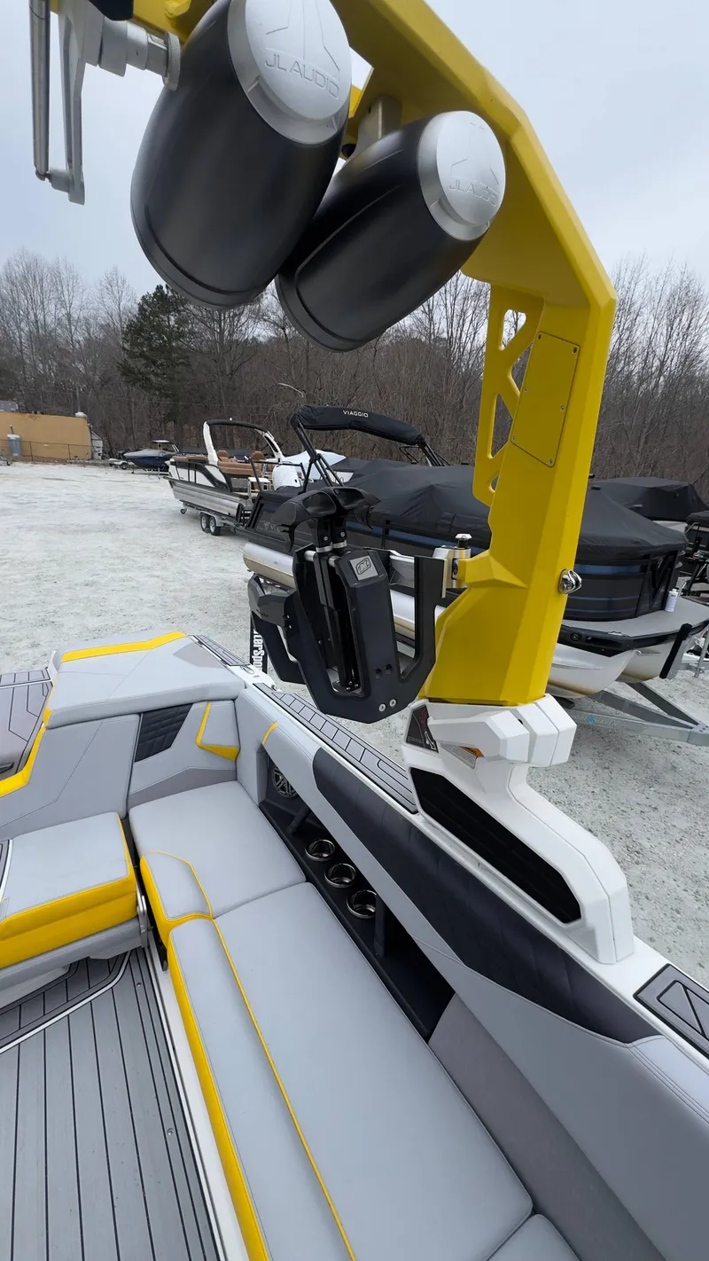 Slide: The Image of Nautique Super Air Nautique S25 2023 - 9