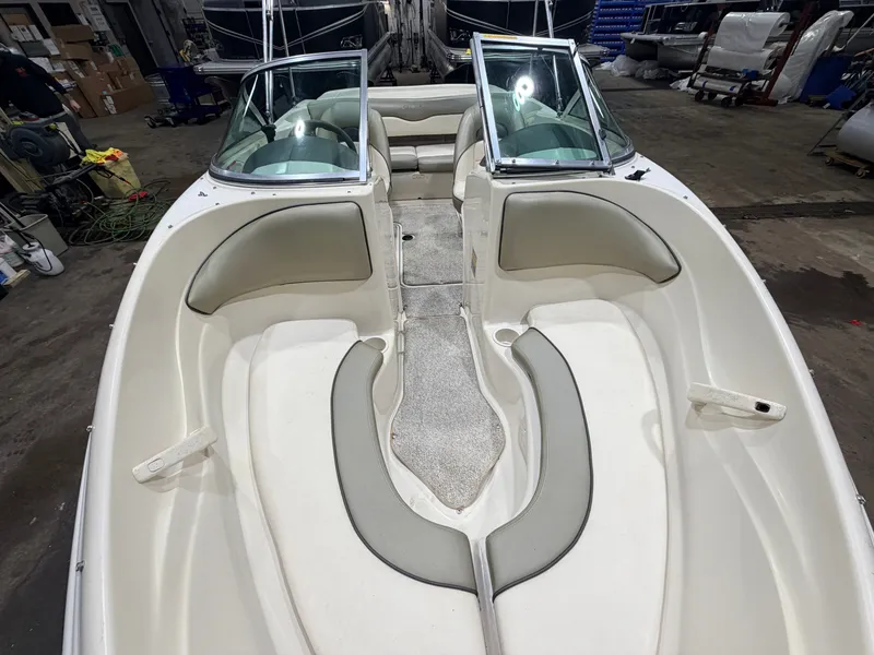 Slide: The Image of Sea Ray Sport 180 Runabout & 135HP 3.0L Mercruiser - $7,995 2004 - 2