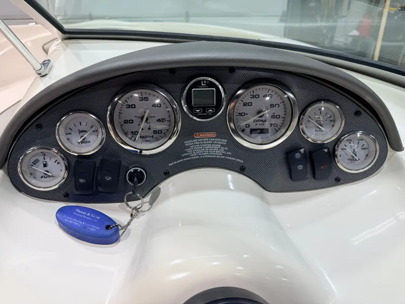 Slide: The Image of Sea Ray Sport 180 Runabout & 135HP 3.0L Mercruiser - $7,995 2004 - 20