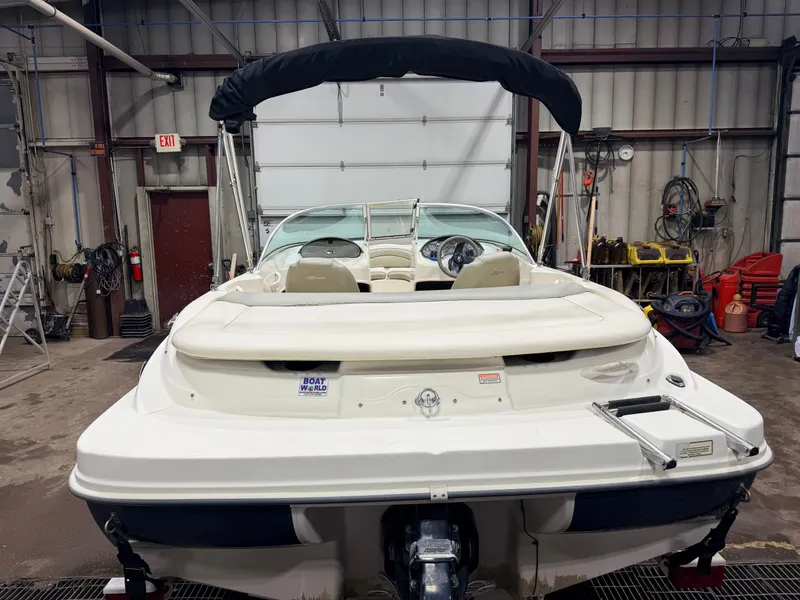 Slide: The Image of Sea Ray Sport 180 Runabout & 135HP 3.0L Mercruiser - $7,995 2004 - 33