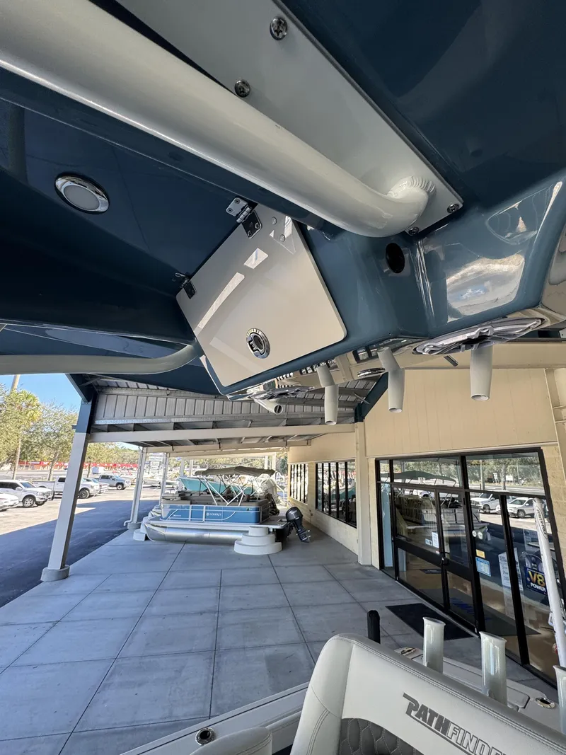 Slide: The Image of Sea Pro Bay 250 2025 - 37