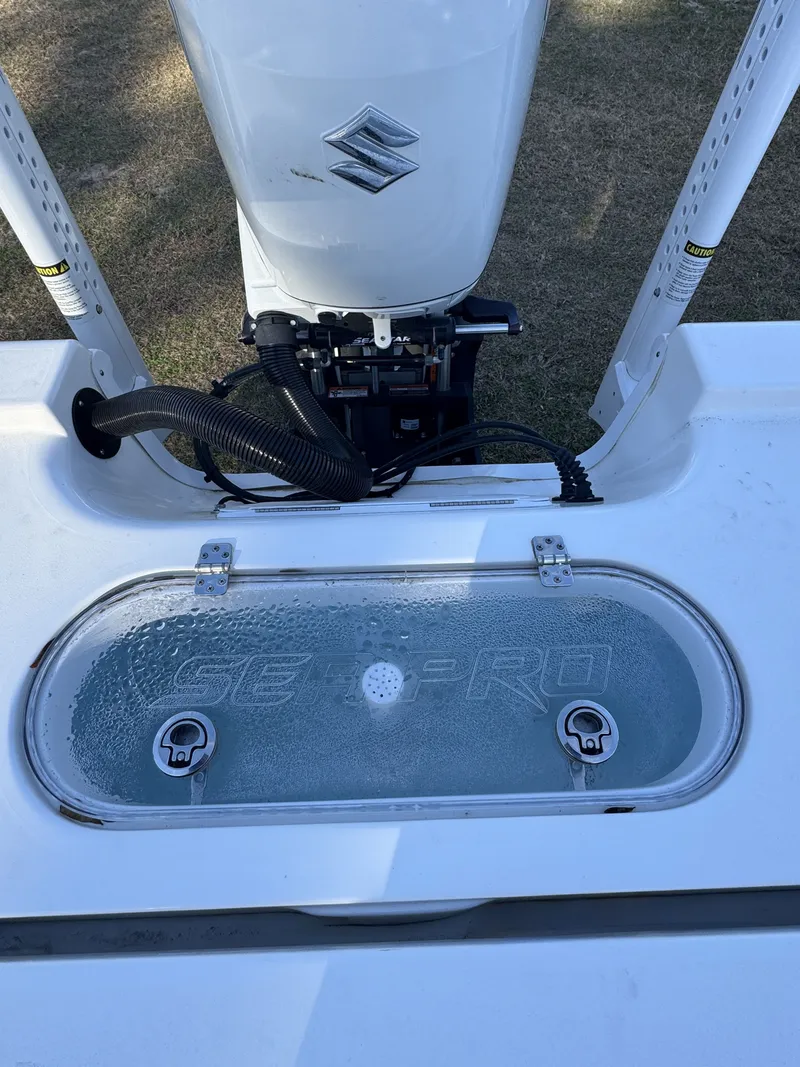 Slide: The Image of 2025 Sea Pro Bay 250 boat with Suzuki engine. - 27