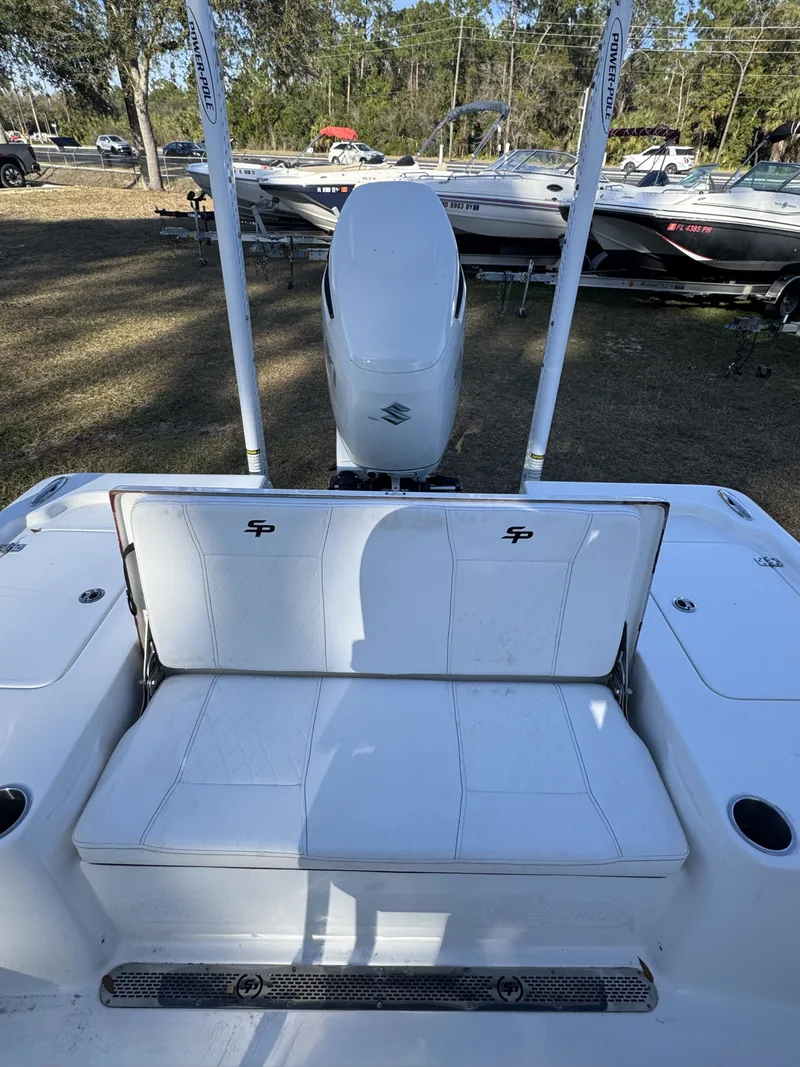 Slide: The Image of Rear view of a 2025 Sea Pro Bay 250 boat with bench seat. - 45