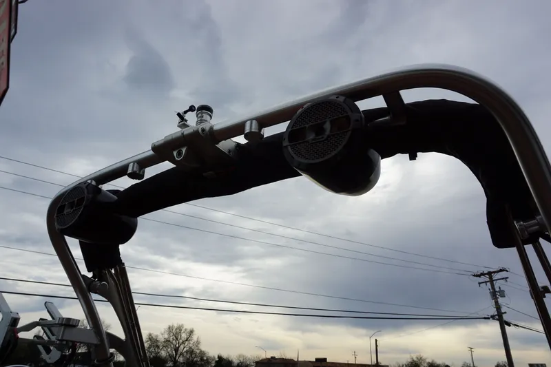 Slide: The Image of MasterCraft XT25 2019 - 35