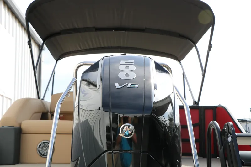 Slide: The Image of 2026 Evotti 521CS boat with 200 V6 engine, featuring a sleek design and comfortable seating. - 9