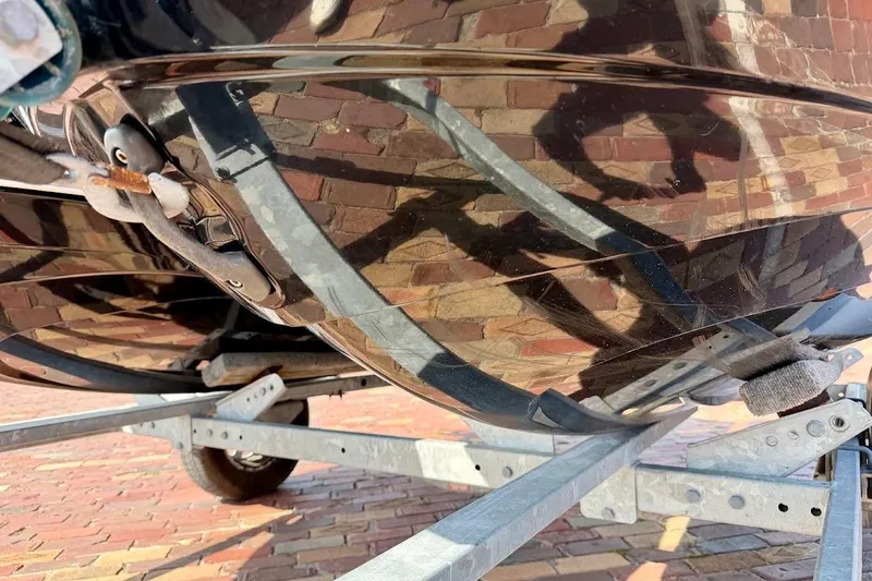 Slide: The Image of 2019 Yamaha WaveRunner VX Deluxe on trailer, reflecting brick pavement. - 18