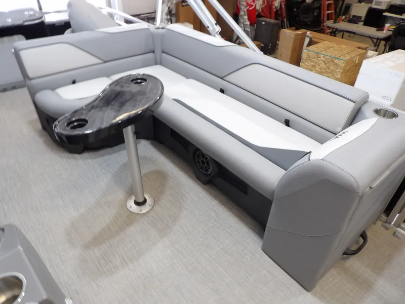 Slide: The Image of Avalon Venture 85 Quad Fish - 21' 2026 - 16