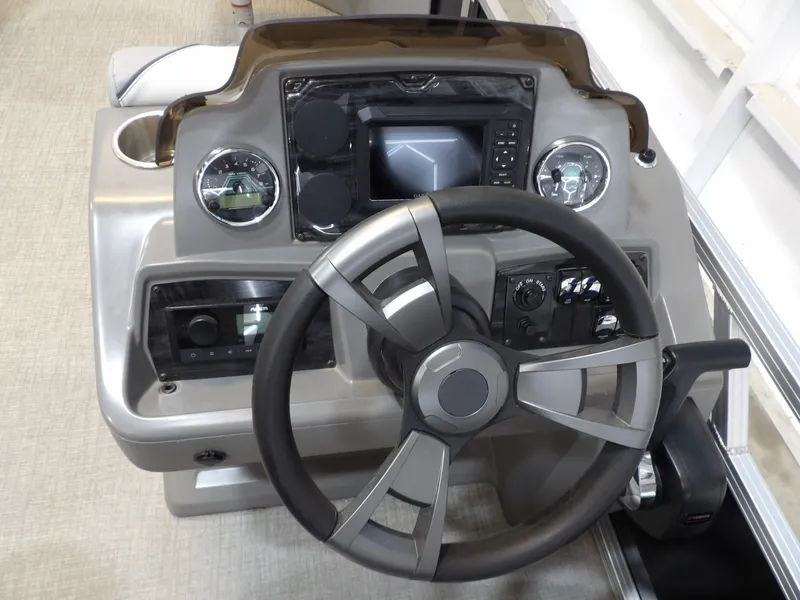 Slide: The Image of Avalon Venture 85 Quad Fish - 21' 2026 - 18