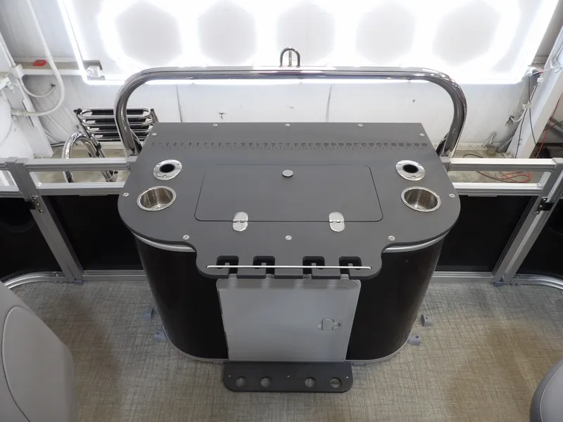 Slide: The Image of Avalon Venture 85 Quad Fish - 21' 2026 - 21