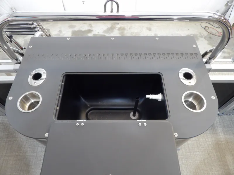 Slide: The Image of Avalon Venture 85 Quad Fish - 21' 2026 - 22