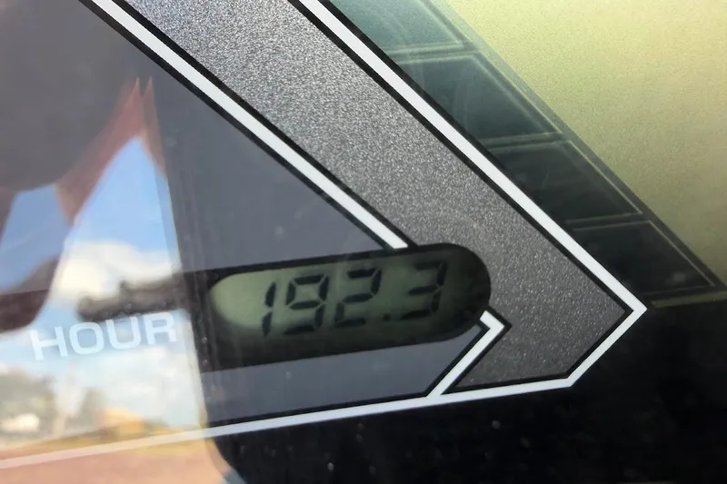 Slide: The Image of Digital hour meter reading 192.3 on a 2015 Yamaha WaveRunner VX Cruiser. - 26