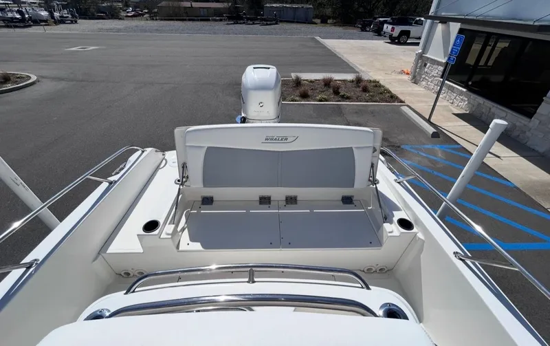 Slide: The Image of Boston Whaler 270 Dauntless 2016 - 10