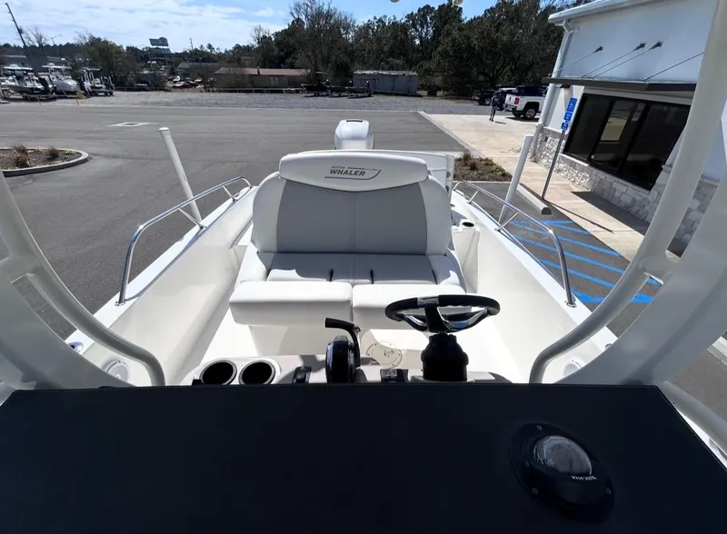 Slide: The Image of Boston Whaler 270 Dauntless 2016 - 11