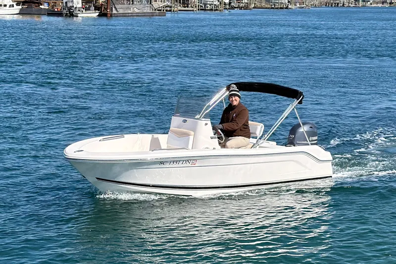 The Image of Robalo R160 Center Console 2020 - undefined