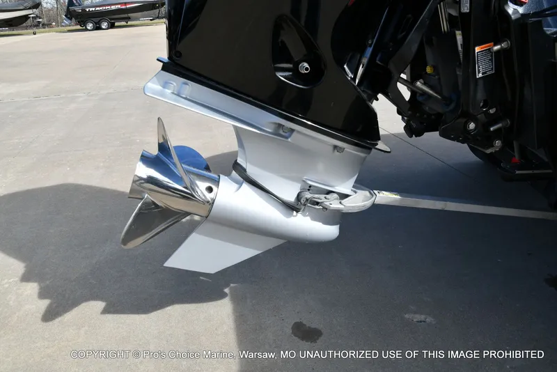 Slide: The Image of Triton 19 TRX PATRIOT 2022 boat motor with 225HP PRO-XS. - 22