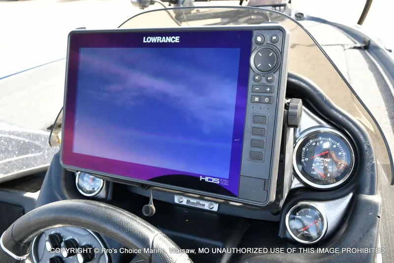 Slide: The Image of Lowrance HDS-12 display on Triton 19 TRX PATRIOT boat. - 7