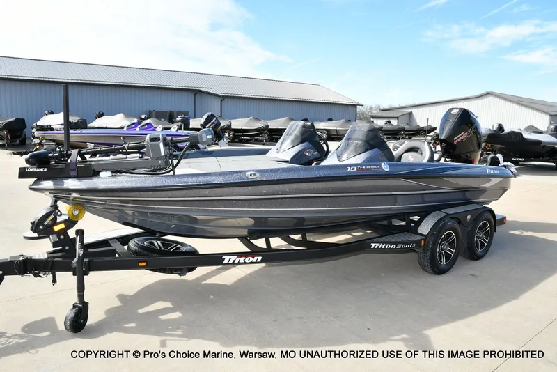 Slide: The Image of Triton 19 TRX PATRIOT w/225HP PRO-XS 2022 - 76