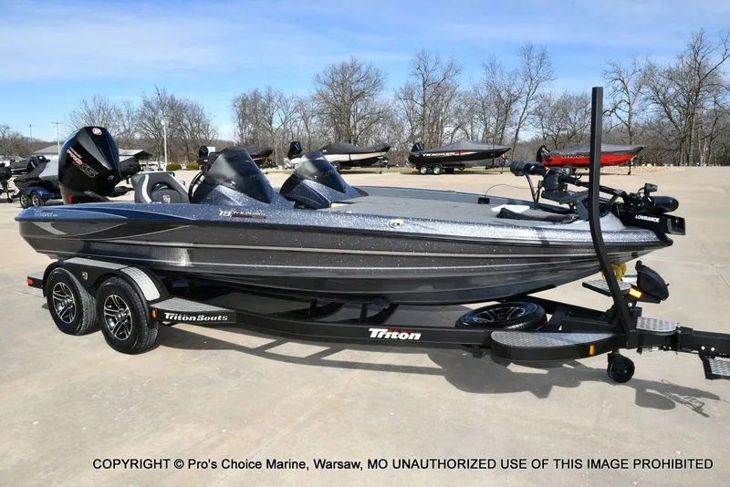 Slide: The Image of Triton 19 TRX PATRIOT w/225HP PRO-XS 2022 - 78