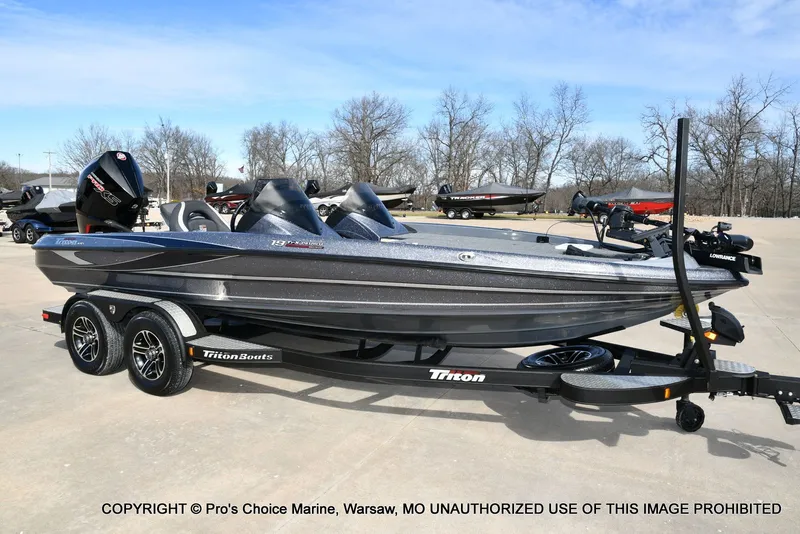 Slide: The Image of Triton 19 TRX PATRIOT w/225HP PRO-XS 2022 - 82