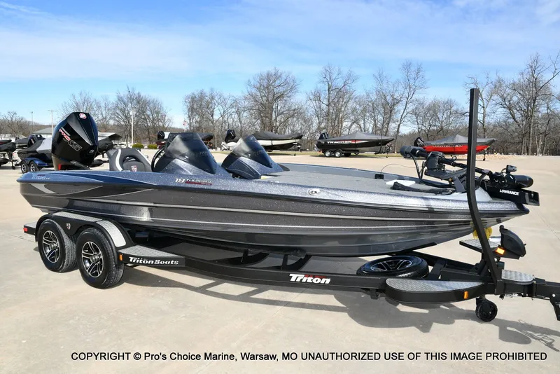 Slide: The Image of Triton 19 TRX PATRIOT w/225HP PRO-XS 2022 - 83
