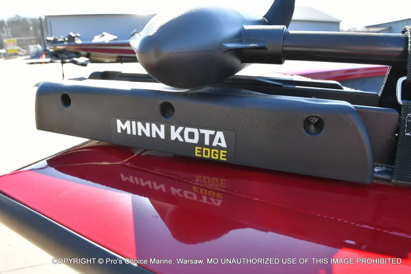 Slide: The Image of Minn Kota Edge on Tracker PRO TEAM 175 boat, 2025 model. - 26