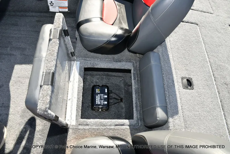 Slide: The Image of Tracker PRO TEAM 175 boat, seating area with battery compartment, 2025 model. - 48