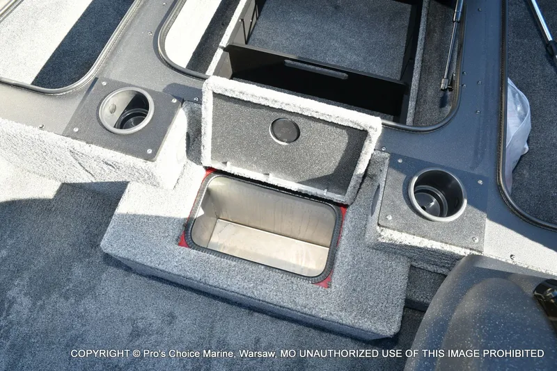 Slide: The Image of Tracker PRO TEAM 175 W/75HP 2025 - 50