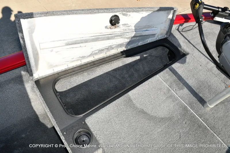 Slide: The Image of Tracker PRO TEAM 175 W/75HP 2025 - 53