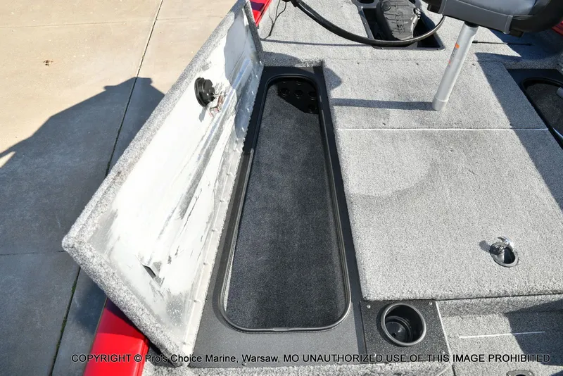 Slide: The Image of Tracker PRO TEAM 175 W/75HP 2025 - 54