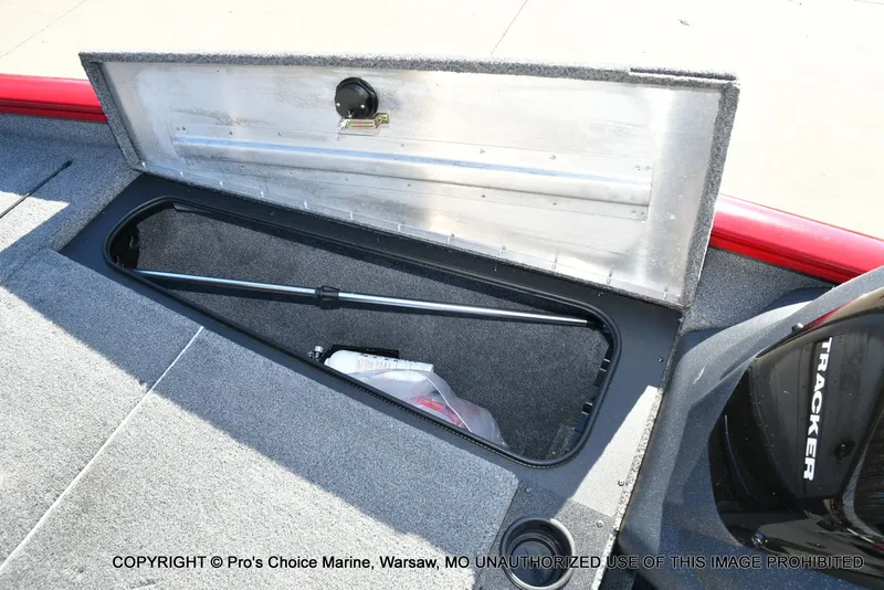 Slide: The Image of Tracker PRO TEAM 175 W/75HP 2025 - 55