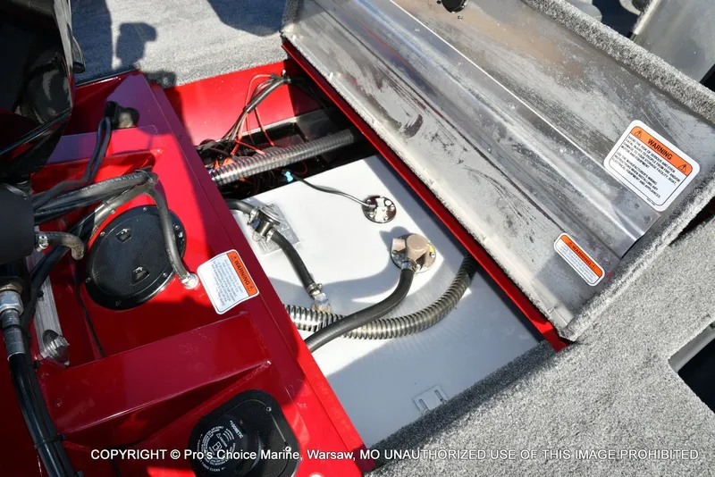 Slide: The Image of Tracker PRO TEAM 175 W/75HP 2025 - 63