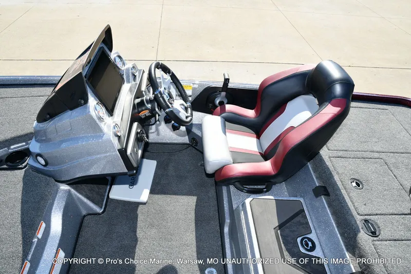 Slide: The Image of Interior of 2025 Nitro Z20 XL Pro with console and seat. - 46