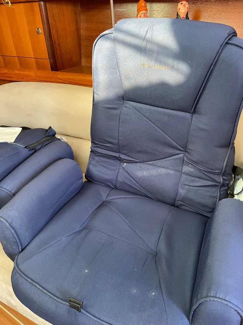 Slide: The Image of Navy blue seat on a 2007 Hunter 41 yacht. - 30