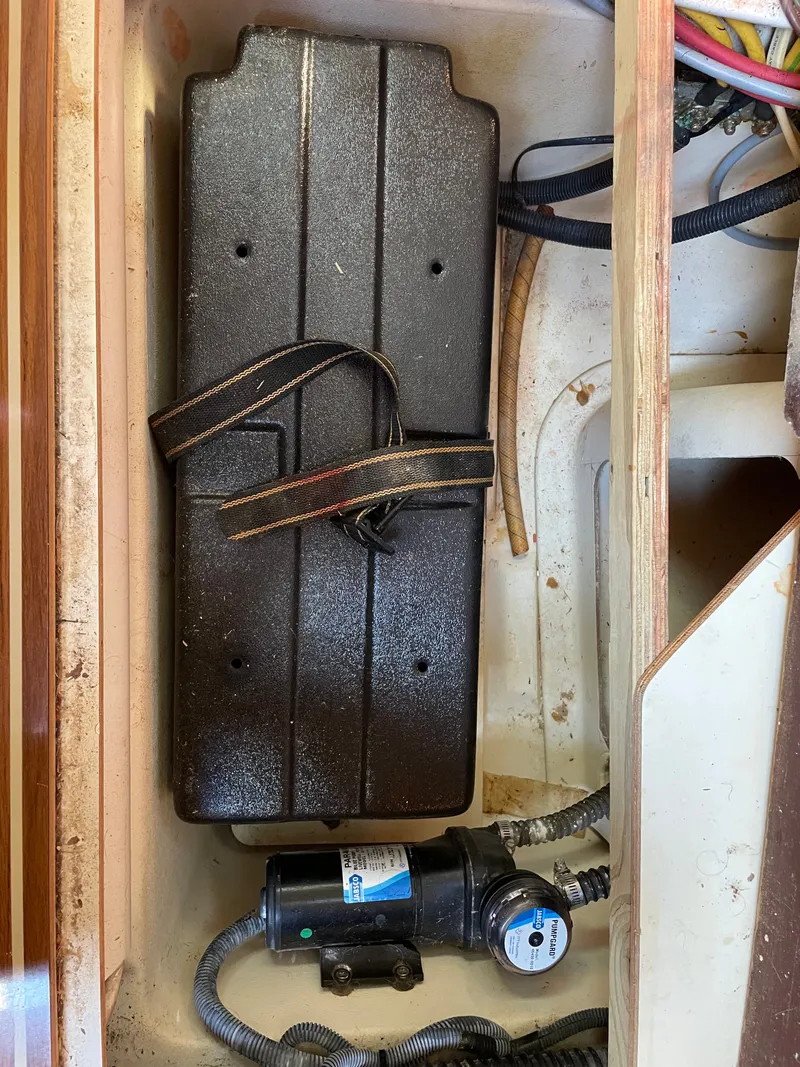 Slide: The Image of Interior of a 2007 Hunter 41 yacht with battery and pump. - 39