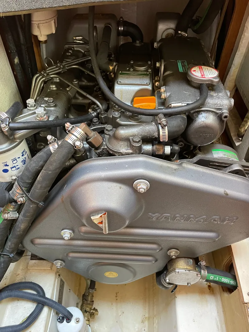 Slide: The Image of Yanmar engine in a 2007 Hunter 41 yacht. - 44