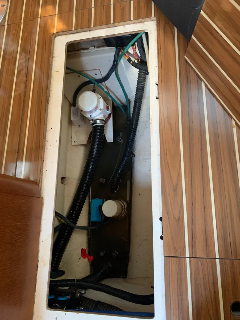 Slide: The Image of Hunter 41 2007 - 53